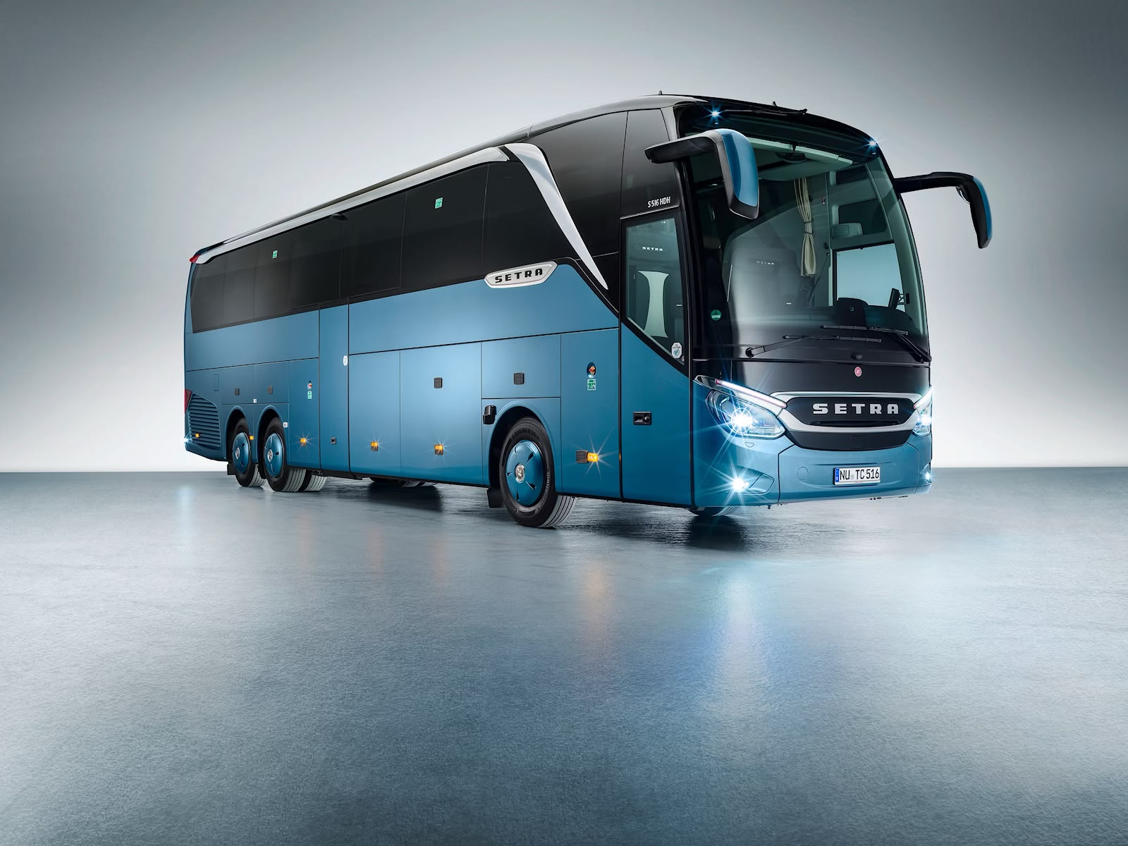50-Seater Bus — الخارجي