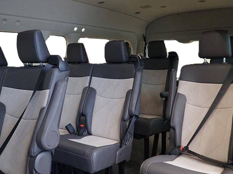 Toyota Hiace — الداخلي